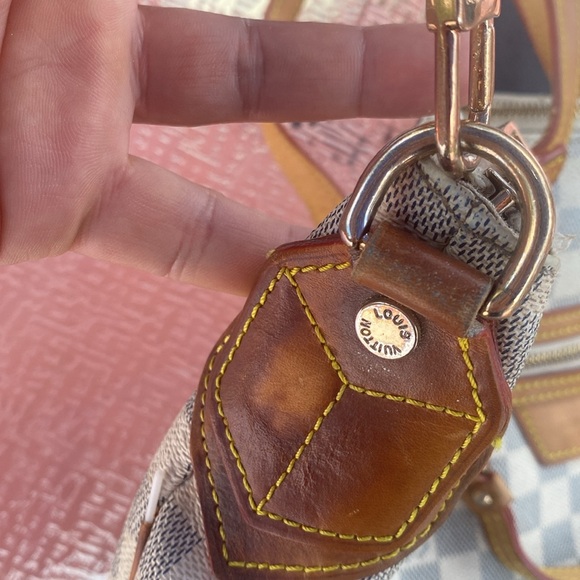 Louis Vitton large bag - Picture 7 of 17